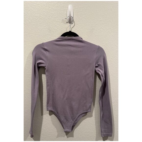 ZARA Open Back Long Sleeve Purple Bodysuit - Picture 1 of 3